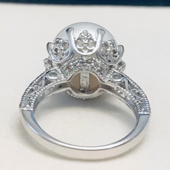 Genuine Cultured White Pearl & Zircon Crown Ring - Picture 10 of 10
